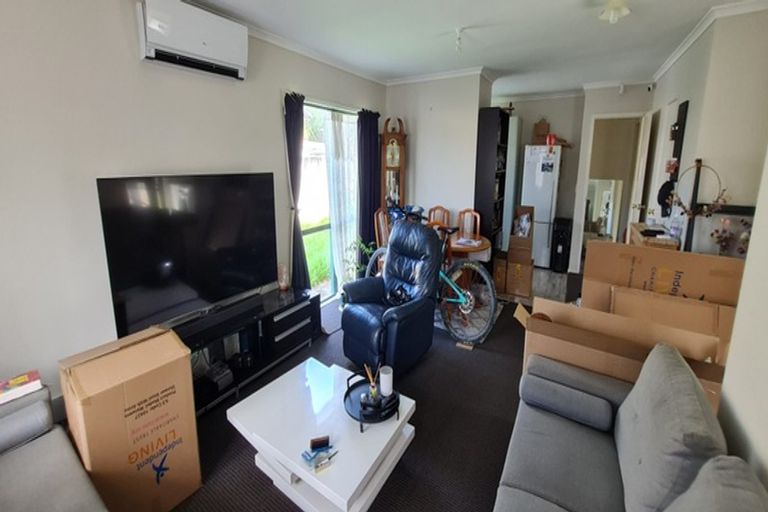 Photo of property in 7 Station Road, Takanini, 2112