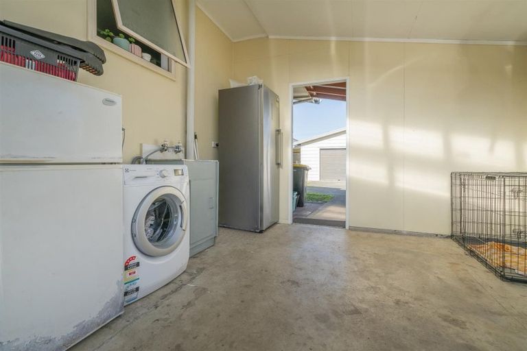 Photo of property in 16 Lee Street, Whitianga, 3510