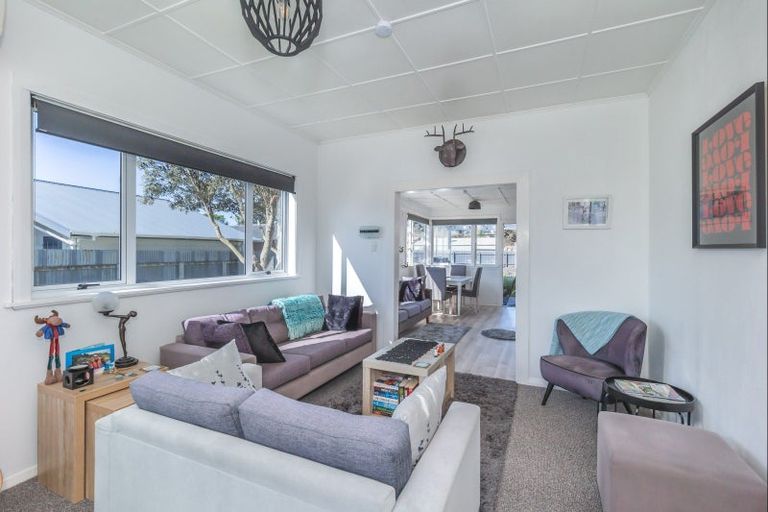 Photo of property in 13 Barling Street, Himatangi Beach, Foxton, 4891