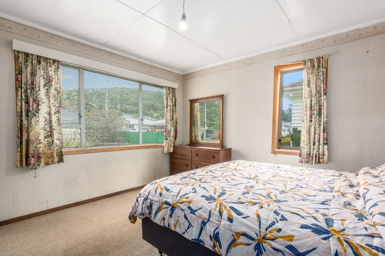 Photo of property in 49 Main Road, Wainuiomata, Lower Hutt, 5014