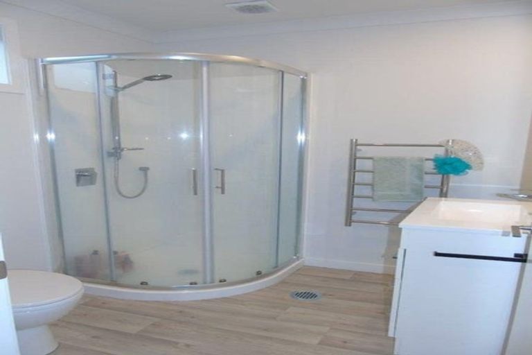 Photo of property in 5 Ara Patukawenga, Tawa, Wellington, 5028