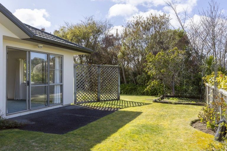 Photo of property in 41 Lakeridge Close, Rangatira Park, Taupo, 3330
