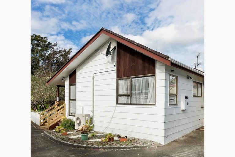 Photo of property in 21 Rapallo Place, Farm Cove, Auckland, 2012