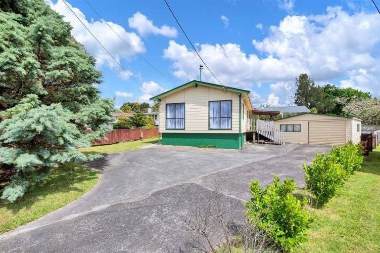Photo of property in 6 Don Buck Road, Massey, Auckland, 0614