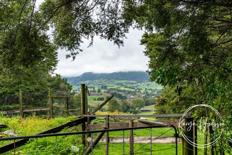 Photo of property in 14 Woodland Road, Maungaturoto, 0588