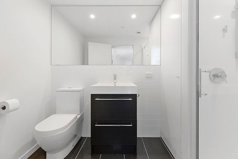 Photo of property in Nouvo Apartments, 5b/21 Rugby Street, Mount Cook, Wellington, 6021