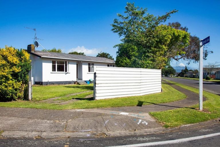 Photo of property in 65 Turuturu Road, Hawera, 4610