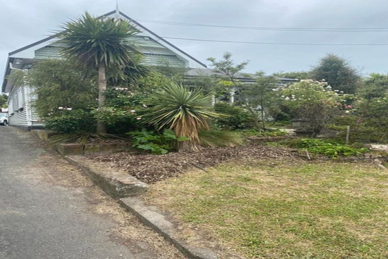 Photo of property in 35 Beckford Road, Saint Martins, Christchurch, 8022