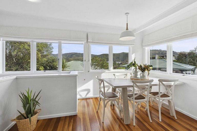 Photo of property in 142 The Ridgeway, Mornington, Wellington, 6021