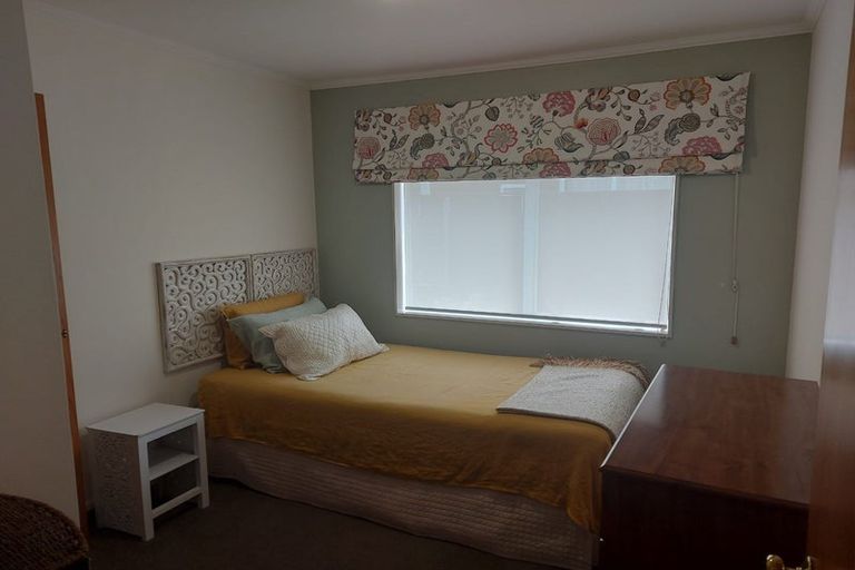 Photo of property in 8b Comeskey Grove, Elderslea, Upper Hutt, 5018