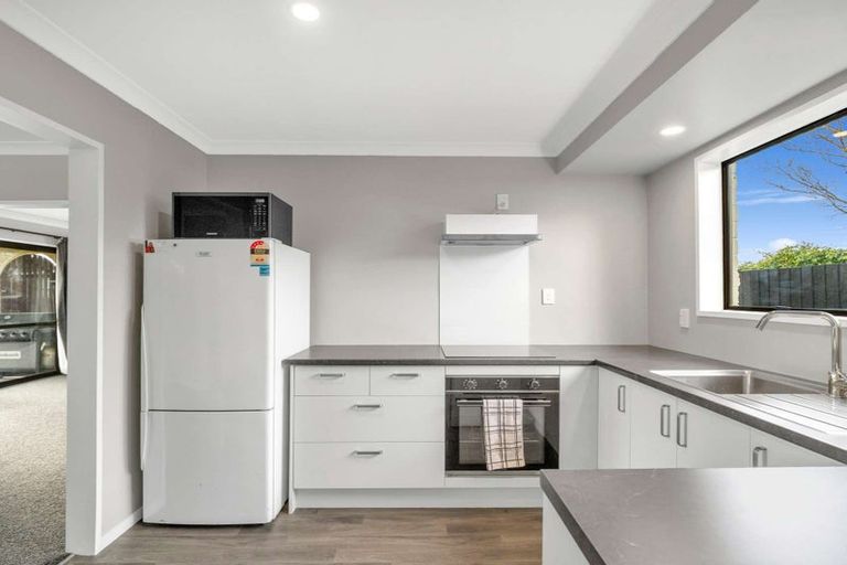 Photo of property in 12 Mchaffies Place, Wainoni, Christchurch, 8061