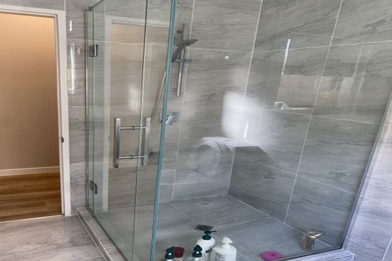 Photo of property in 2 Creggan Crescent, Flat Bush, Auckland, 2019