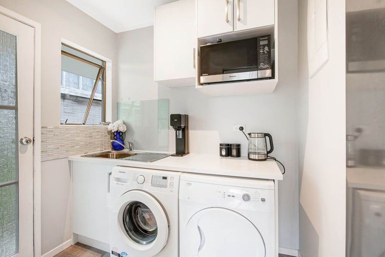 Photo of property in 39 Gledstane Road, Stanmore Bay, Whangaparaoa, 0932