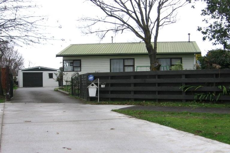 Photo of property in 18 Suzanne Grove, Kelvin Grove, Palmerston North, 4414
