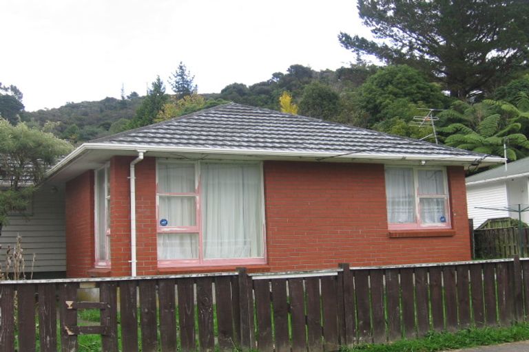 Photo of property in 1a Bird Grove, Stokes Valley, Lower Hutt, 5019