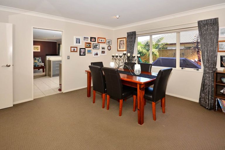 Photo of property in 38 Belfry Place, Wattle Downs, Auckland, 2103
