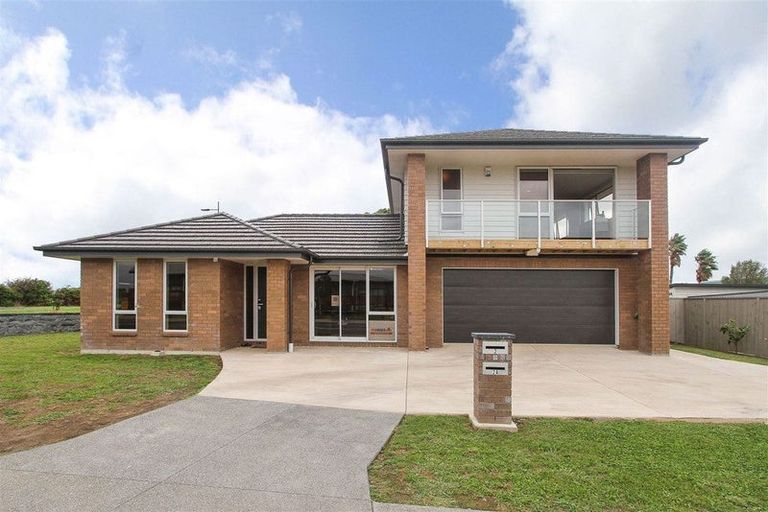 Photo of property in 2 Mutetai Road, Clarks Beach, 2122