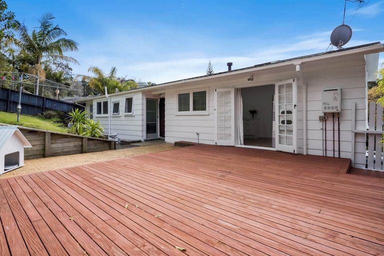 Photo of property in 64 Ayton Drive, Totara Vale, Auckland, 0629