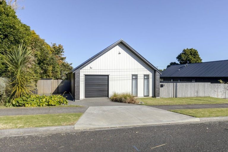 Photo of property in 4 Fox Street, Okato, 4335