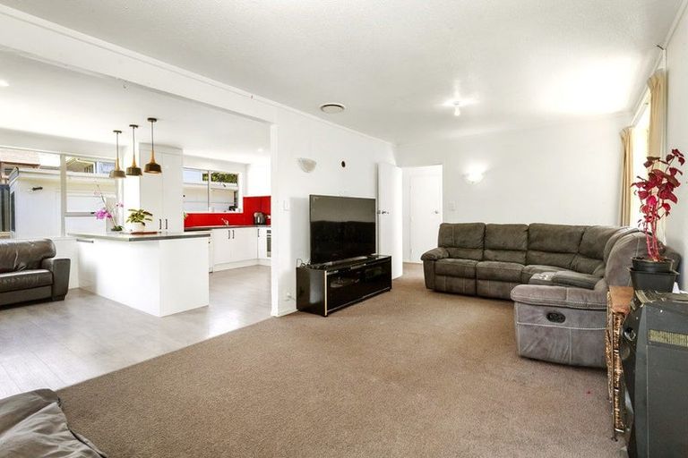 Photo of property in 17 Nassau Avenue, Grenada North, Wellington, 5028