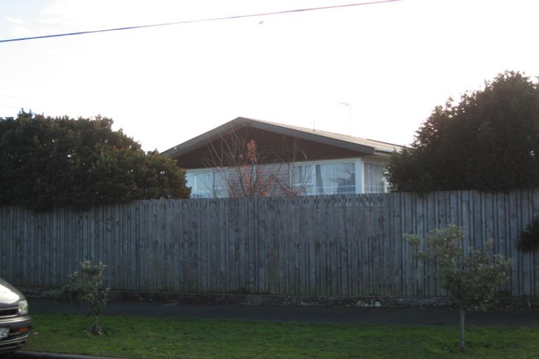 Photo of property in 2/180 Bowhill Road, New Brighton, Christchurch, 8083