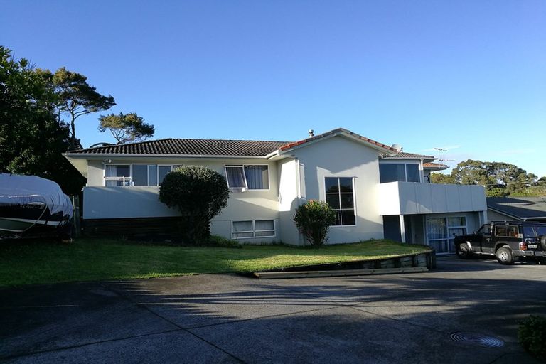 Photo of property in 10 Tamahere Drive, Glenfield, Auckland, 0629