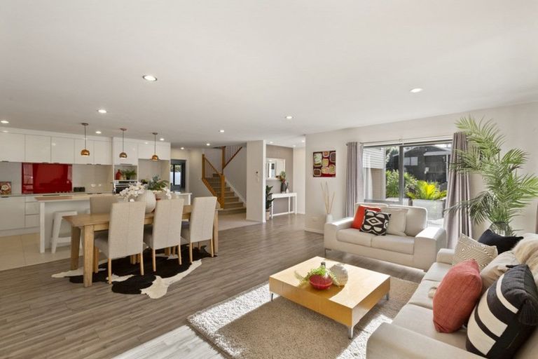 Photo of property in 41 Fairmount Road, Titirangi, Auckland, 0604