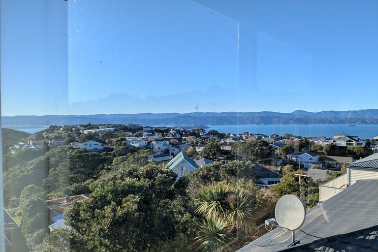 Photo of property in 33 Ranui Crescent, Khandallah, Wellington, 6035