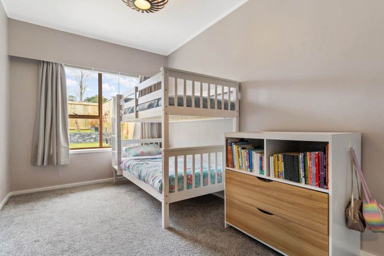 Photo of property in 4239a Great North Road, Glendene, Auckland, 0602