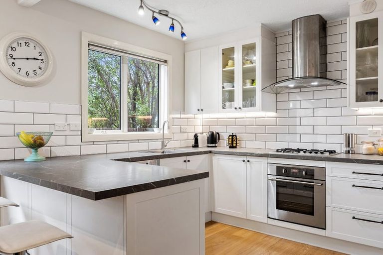 Photo of property in 16 Ngaio Street, Saint Martins, Christchurch, 8022