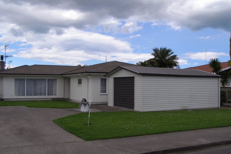 Photo of property in 7 Nikau Street, Taradale, Napier, 4112