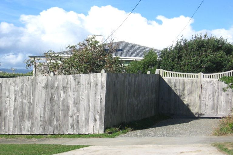 Photo of property in 55 Pikarere Street, Titahi Bay, Porirua, 5022