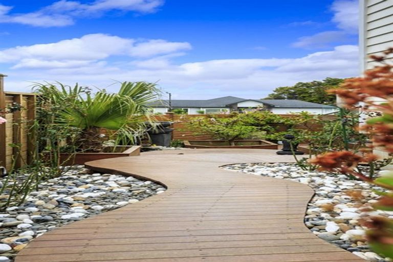 Photo of property in 12 Spyglass Street, Red Beach, 0932