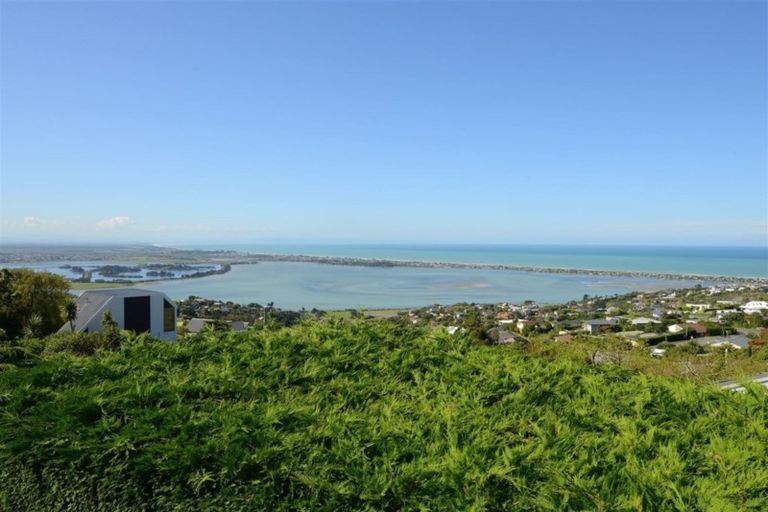 Photo of property in 2/11 Belleview Terrace, Mount Pleasant, Christchurch, 8081