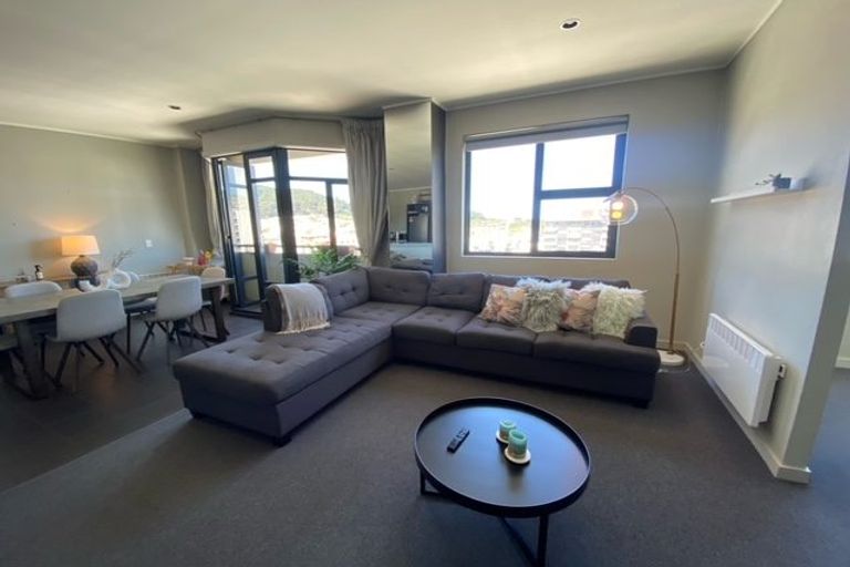 Photo of property in 17 Kent Terrace - Kent Apartments, 7d/16 Kent Terrace, Mount Victoria, Wellington, 6011