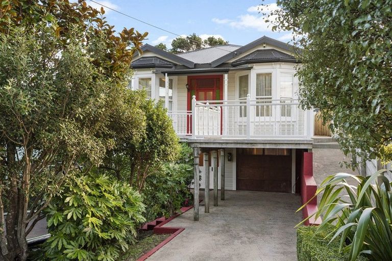 Photo of property in 36 Mornington Road, Brooklyn, Wellington, 6021