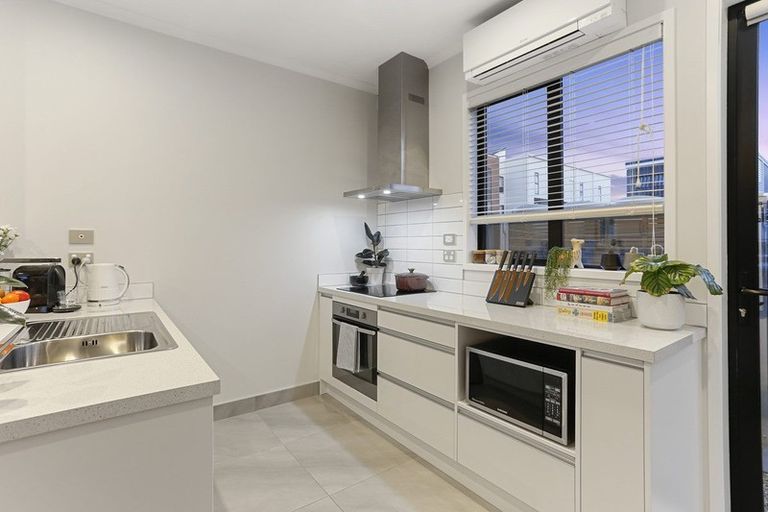 Photo of property in 81e Hobsonville Point Road, Hobsonville, Auckland, 0616