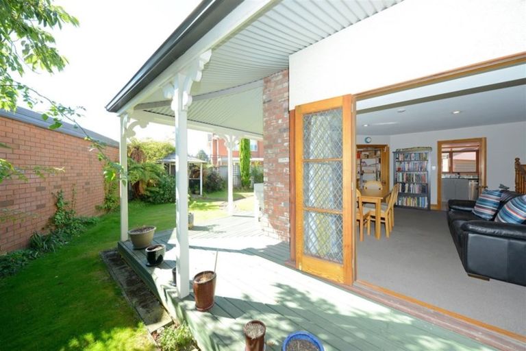 Photo of property in 16 Glenburn Place, Avonhead, Christchurch, 8042