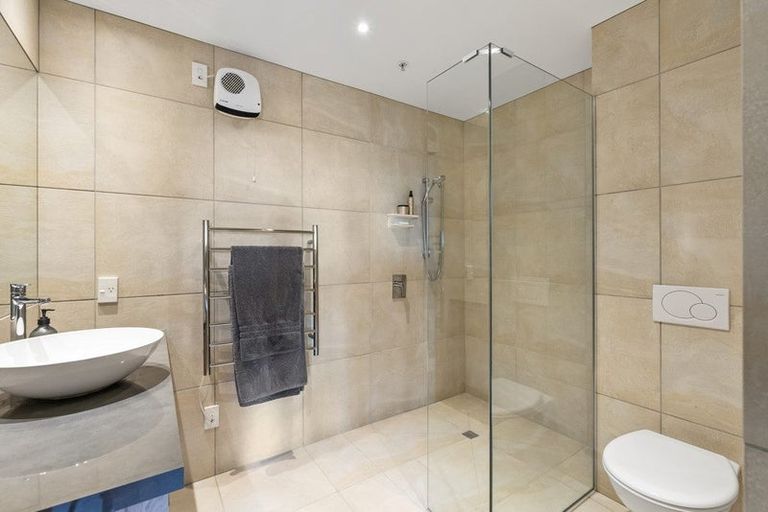 Photo of property in 11/72b Devonport Road, Tauranga, 3110