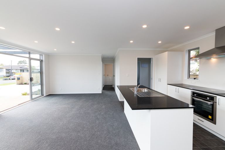 Photo of property in 2 Flint Street, Milson, Palmerston North, 4414