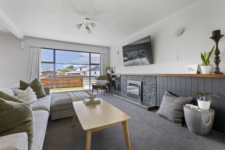 Photo of property in 14 Rosendale Avenue, Spotswood, New Plymouth, 4310