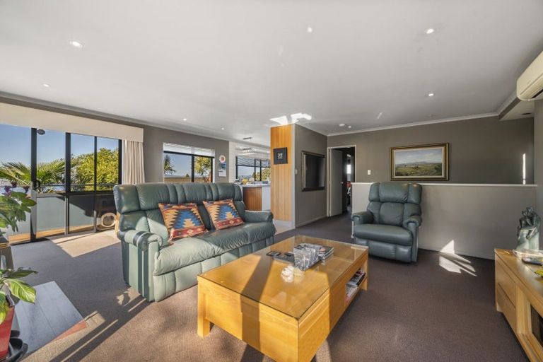 Photo of property in 8 Brunette Drive, Acacia Bay, Taupo, 3330