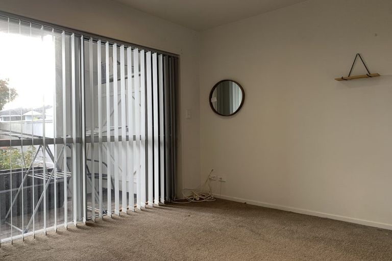 Photo of property in 3c/60 Masons Road, Oteha, Auckland, 0632