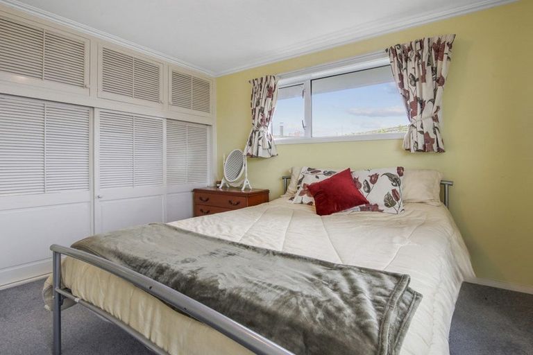 Photo of property in 17 Hillcrest Place, Avonhead, Christchurch, 8042