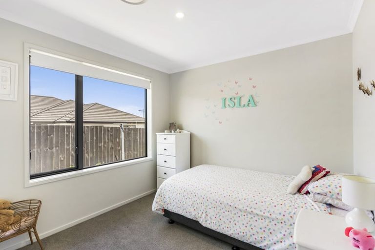 Photo of property in 50 Taikura Avenue, Red Beach, 0932