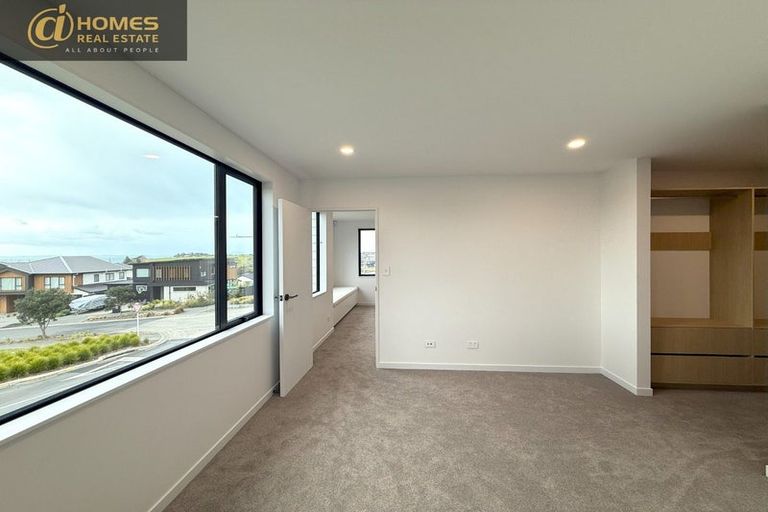 Photo of property in 15 Tupa Street, Long Bay, Auckland, 0630