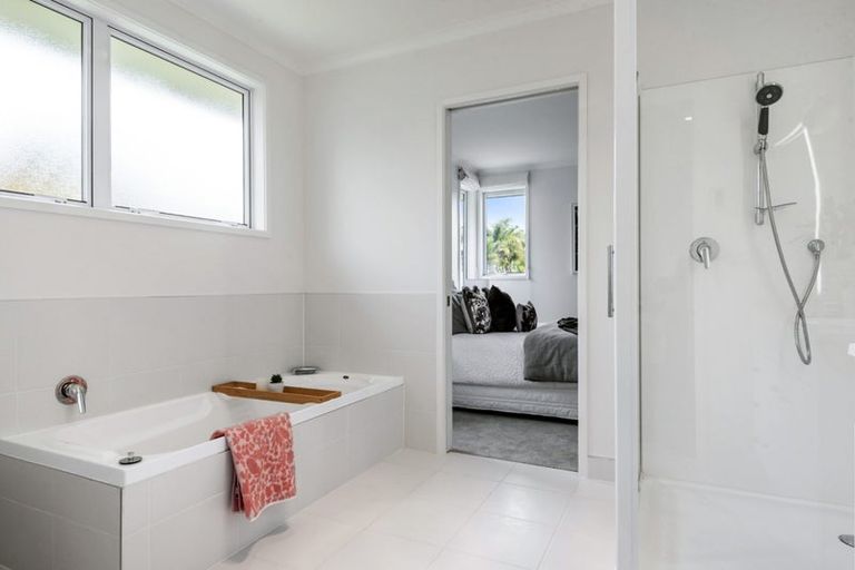 Photo of property in 47 English Oak Drive, Schnapper Rock, Auckland, 0632