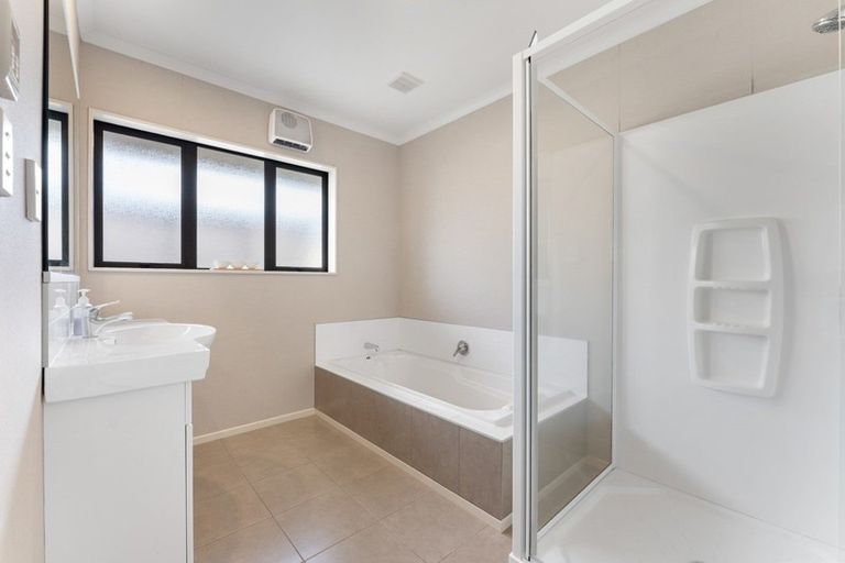 Photo of property in 2 Varsity Heights, Fitzherbert, Palmerston North, 4410
