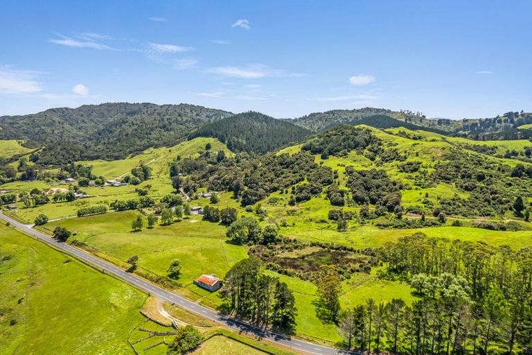 Photo of property in 14 Kaipara Hills Road, Glorit, Warkworth, 0984