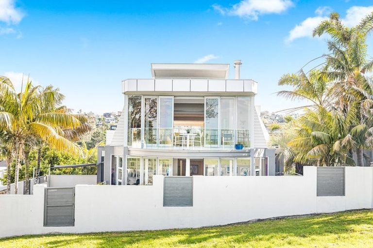 Photo of property in 127 Beach Road, Castor Bay, Auckland, 0620